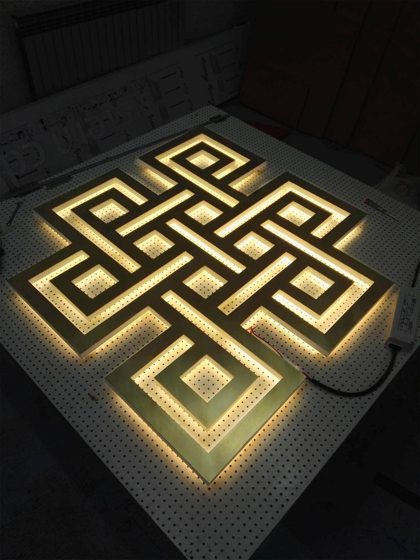 3D svetleca reklama Uno Momento 3D svetleca reklama Uno Momento