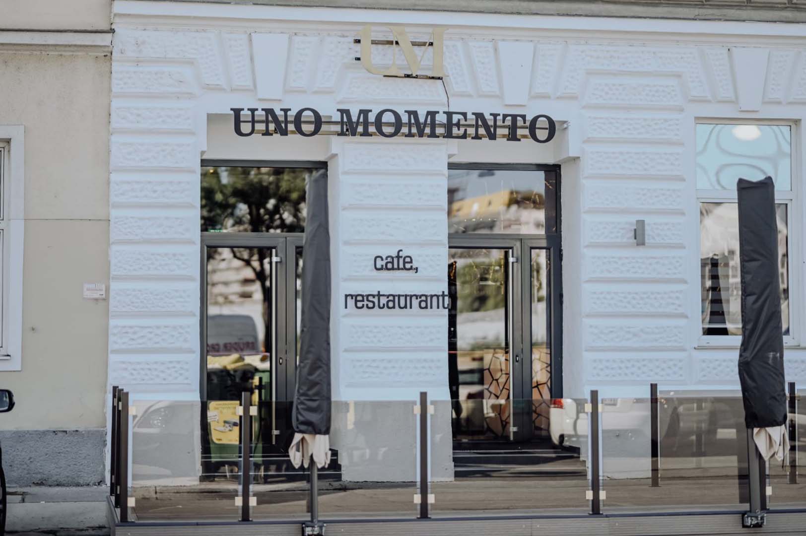 3D Reklama Uno Momento Bec 3D Reklama Uno Momento Bec