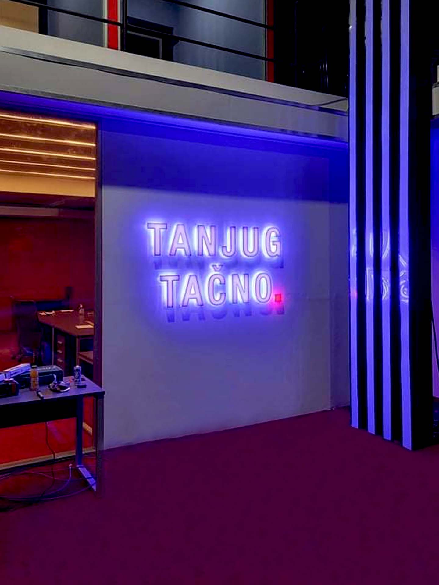 3D svetleca reklama Tanjug Tacno Emisija 3D svetleca reklama Tanjug Tacno Emisija